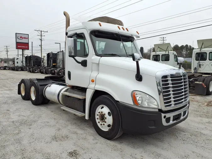 2017 FREIGHTLINER/MERCEDES CASCADIA 125