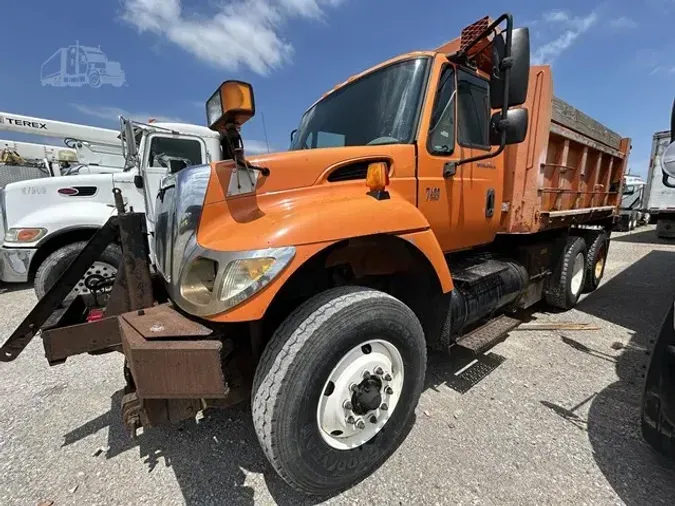 2004 INTERNATIONAL WORKSTAR 7400