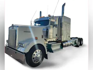 2023 Kenworth W900L