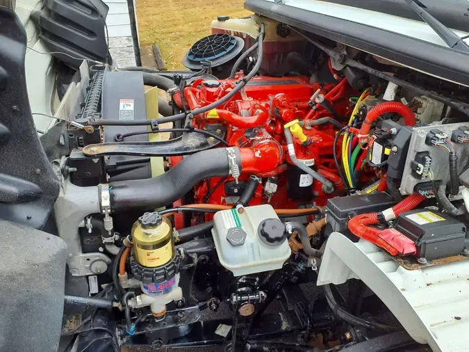 2018 FREIGHTLINER M2 106