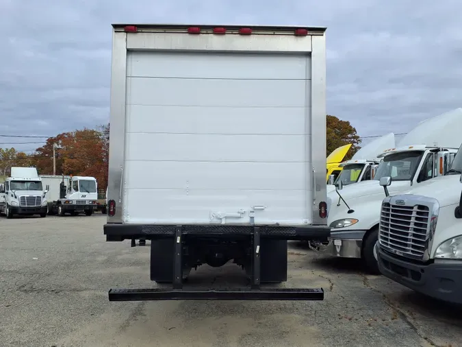 2017 FREIGHTLINER/MERCEDES M2 106