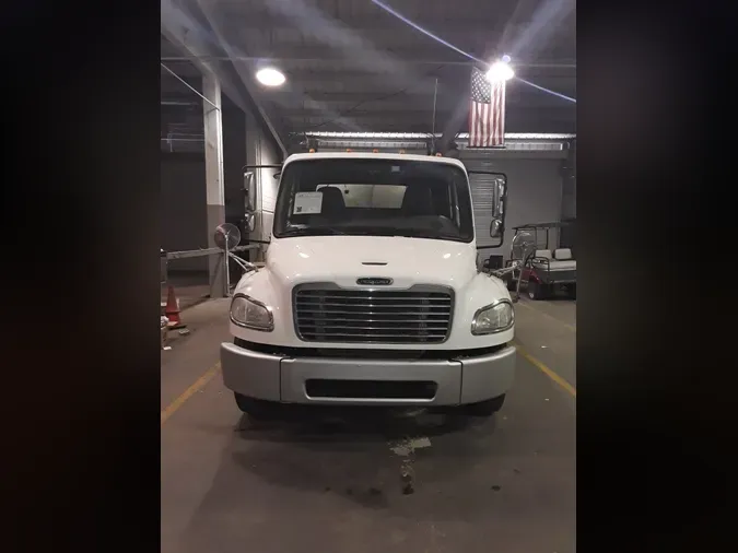 2016 Freightliner M2 106