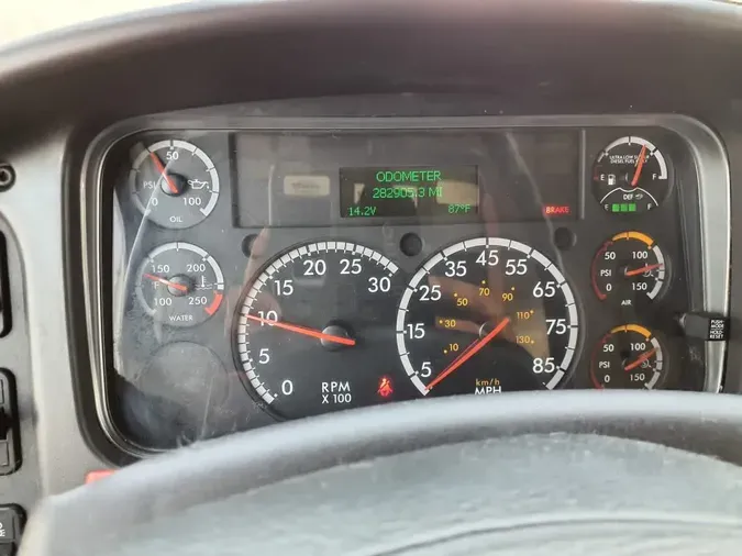 2018 FREIGHTLINER M2 106