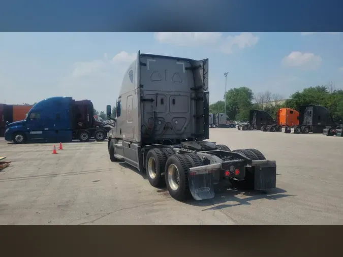 2024 Freightliner Cascadia 126aa09ab6228c9354bd147091863f13402