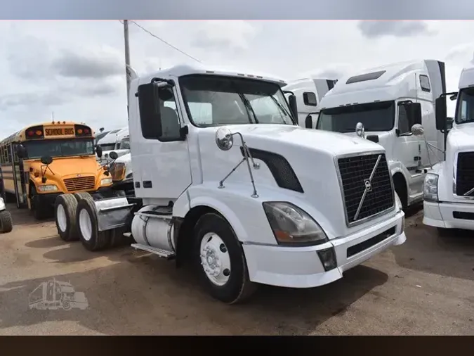 2007 VOLVO VNL64T300