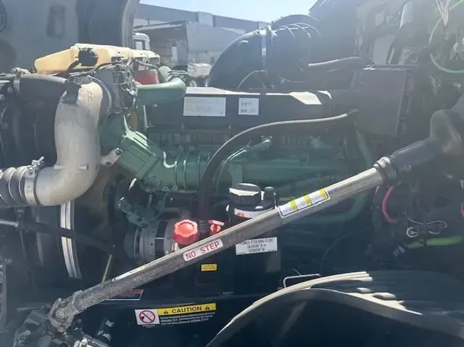 2022 Volvo VNL64T760aa0ac39c81fe8e82661a6783129599ff