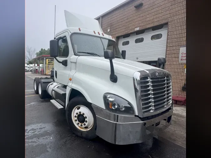 2019 FREIGHTLINER CASCADIA 125