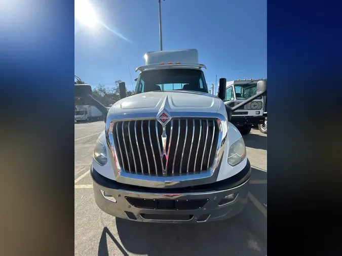 2019 NAVISTAR INTERNATIONAL LT625 DAYCAB T/A
