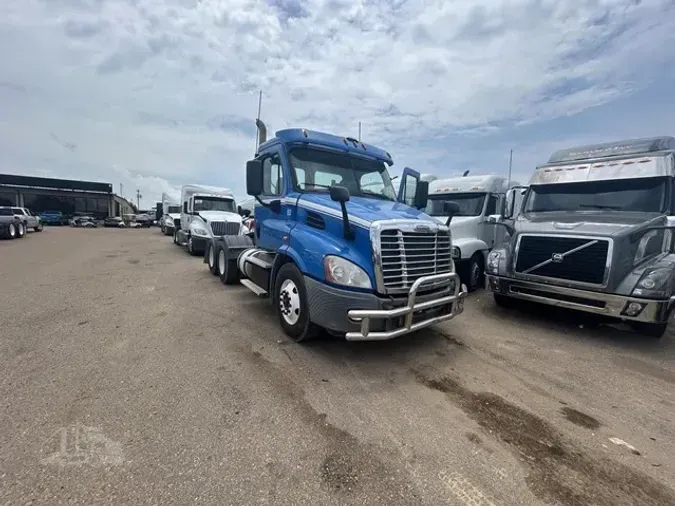 2015 FREIGHTLINER CASCADIA 113