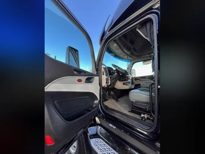 2023 Peterbilt 579aa18325aaf5b089b0bfad1b64f56fa8f