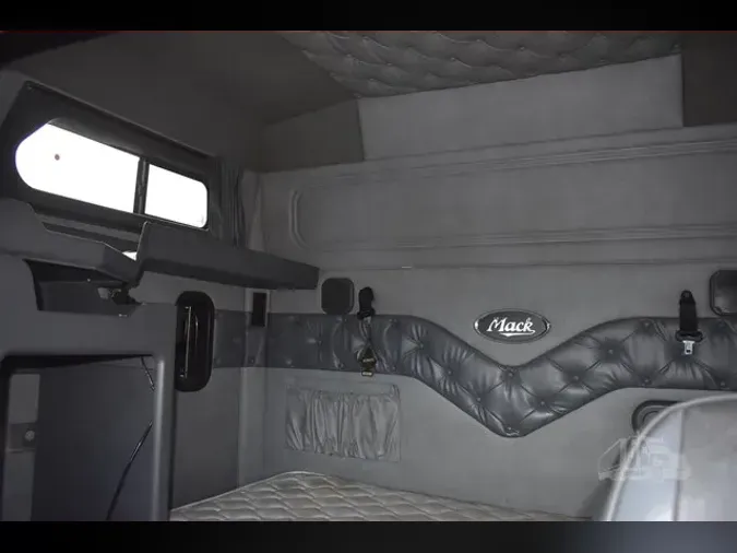 2016 MACK PINNACLE CXU613