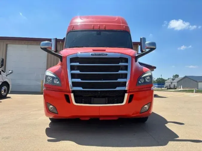 2020 Freightliner New Cascadia 126