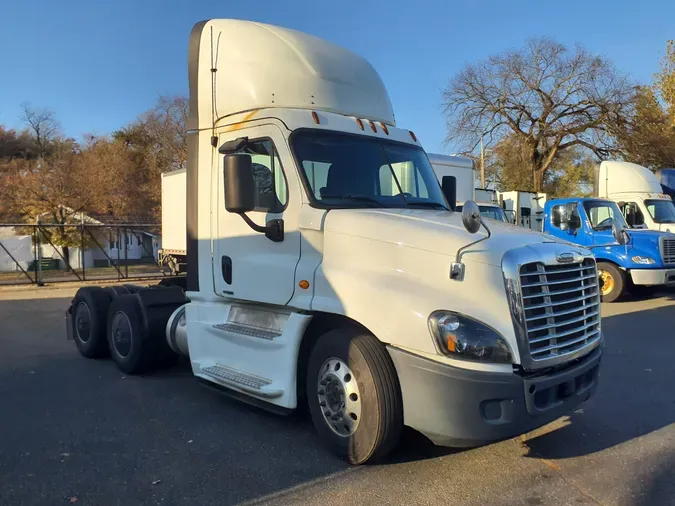 2019 FREIGHTLINER/MERCEDES CASCADIA 125