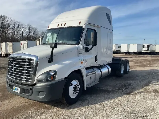 2019 Freightliner X12564ST