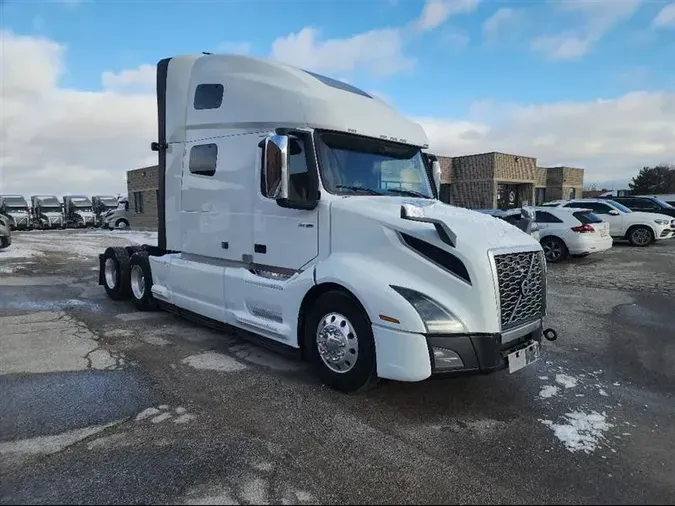 2019 VOLVO VNL760