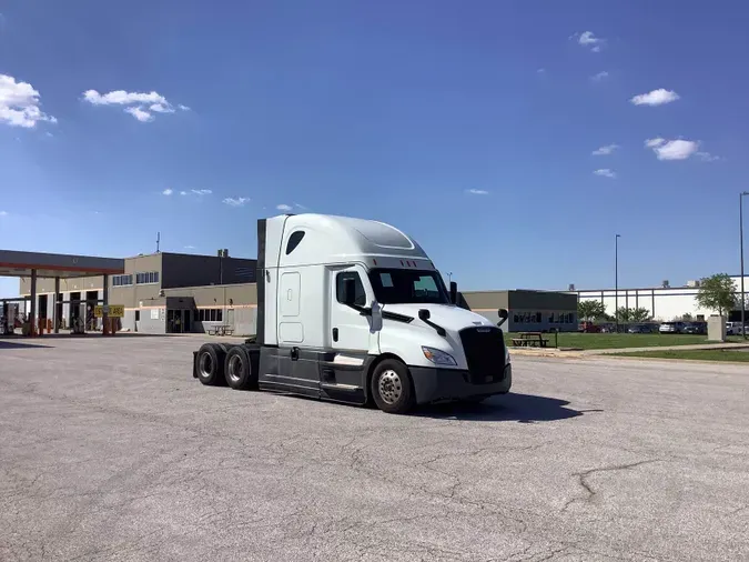 2022 Freightliner Cascadia 126aa21e94ccb4cbaa439eac4770b45910c