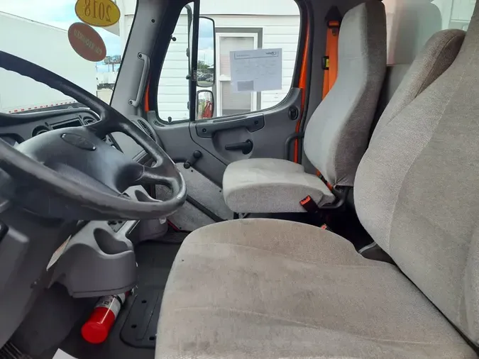 2018 FREIGHTLINER M2 106