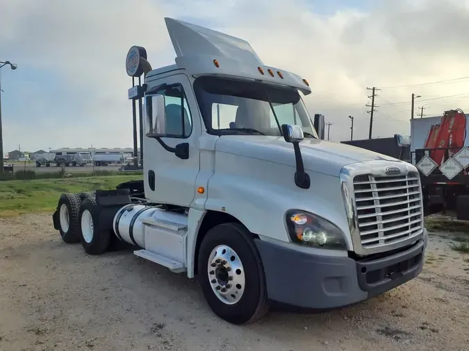 2019 FREIGHTLINER/MERCEDES CASCADIA 125aa29d1c322fcfeb3dfe7e7b7d8375761