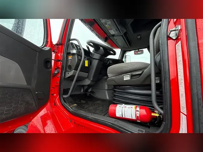 2021 FREIGHTLINER CA126