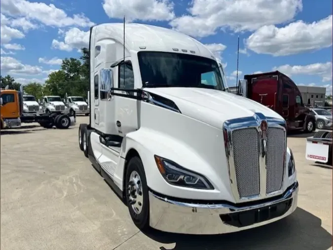 2025 Kenworth T680