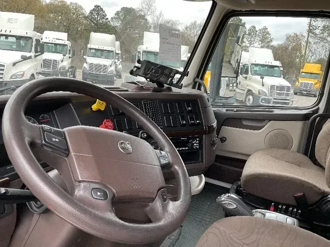 2018 Volvo VNL64670