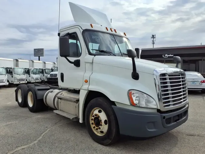 2019 FREIGHTLINER/MERCEDES CASCADIA 125