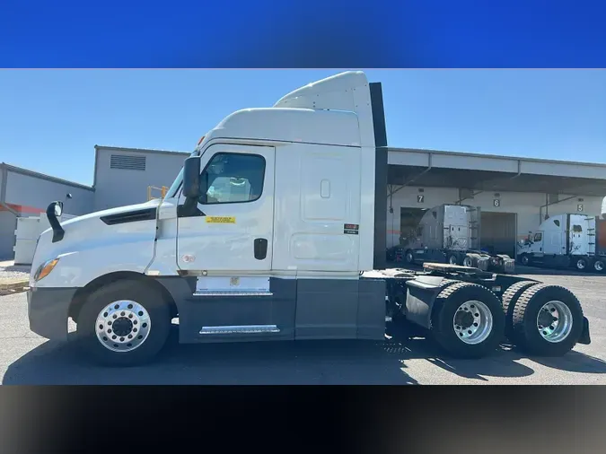 2020 Freightliner Cascadia 126