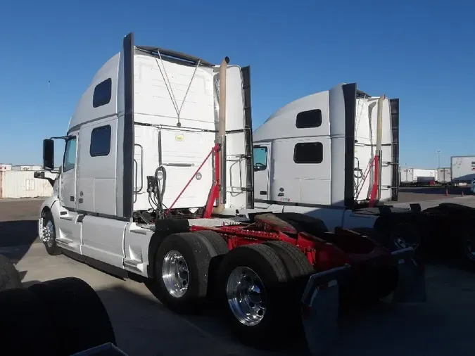 2021 VOLVO VNL64T860