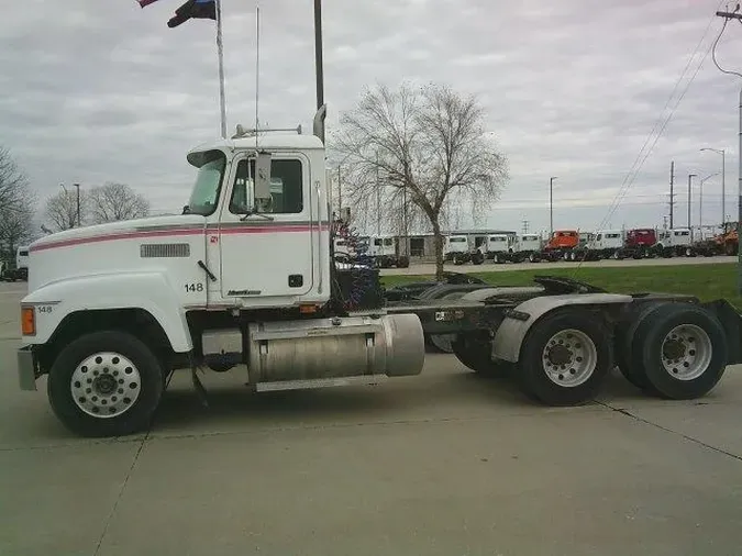 1998 MACK CH613