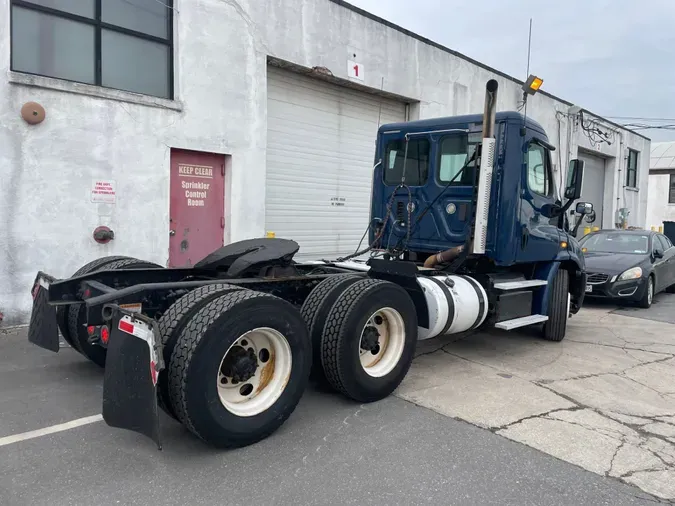 2017 FREIGHTLINER/MERCEDES CASCADIA 113