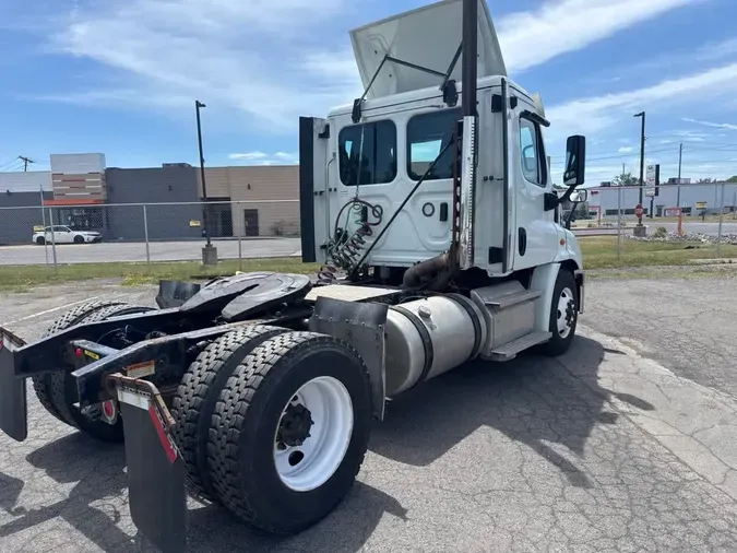 2020 FREIGHTLINER/MERCEDES CASCADIA 113