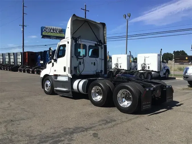 2021 FREIGHTLINER CA126