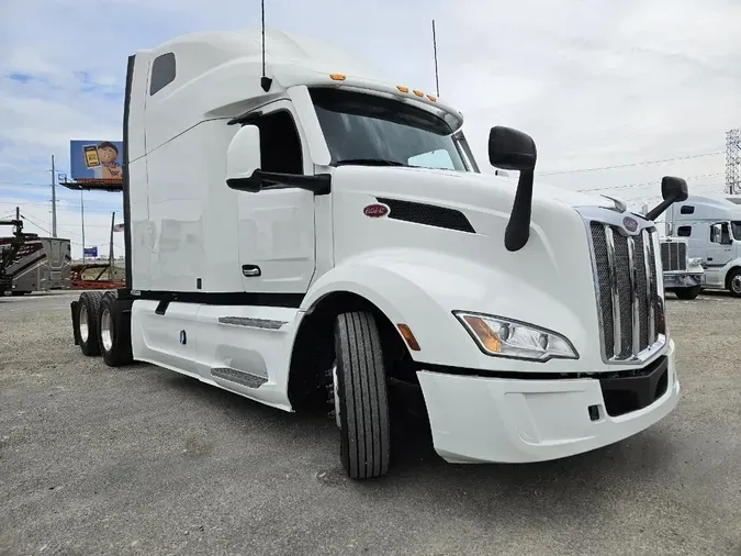 2023 PETERBILT 579