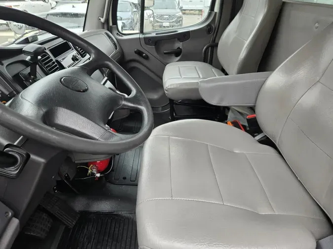 2019 Freightliner Business Class M2 106