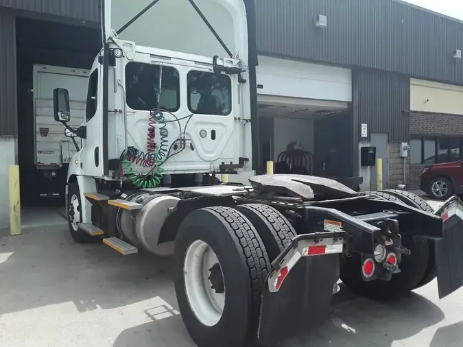 2018 FREIGHTLINER CASCADIA 113
