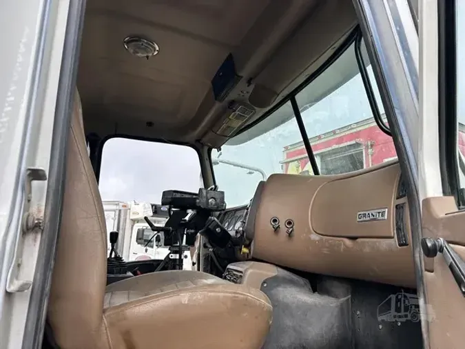 2005 MACK GRANITE CV713