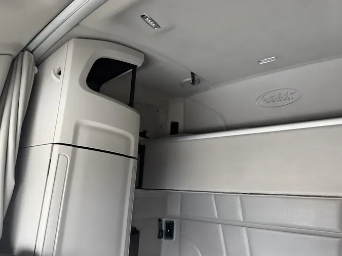2021 Peterbilt 579