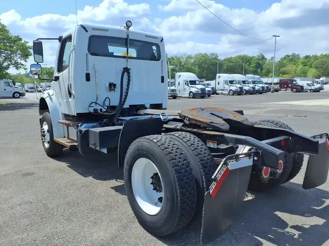 2018 FREIGHTLINER/MERCEDES M2 106