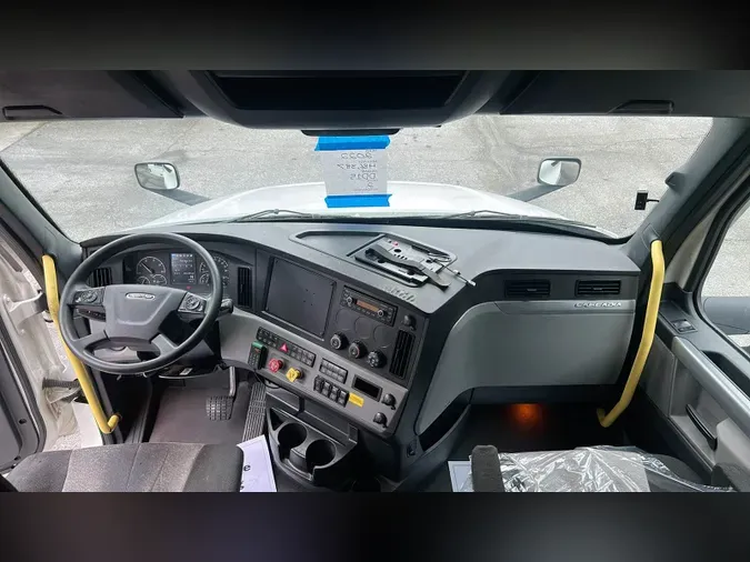 2022 Freightliner Cascadia 126