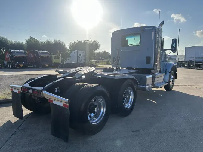 2022 Peterbilt 567