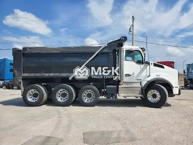 2022 KENWORTH T880