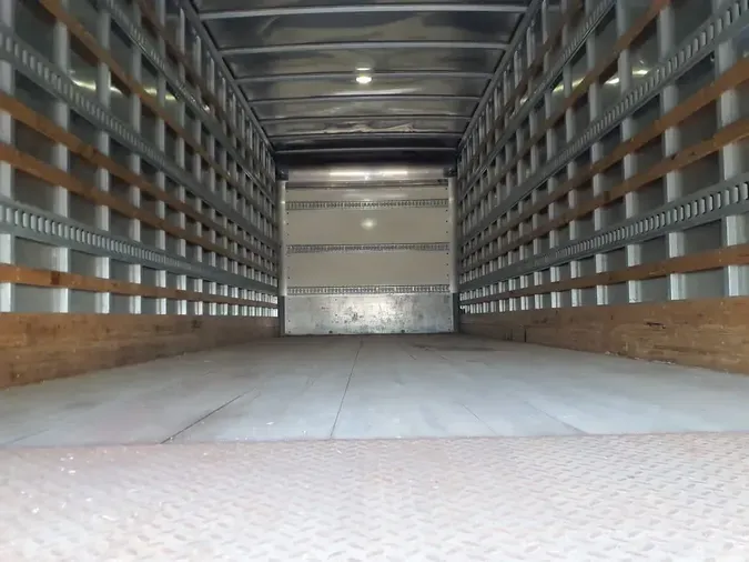 2018 FREIGHTLINER M2 106