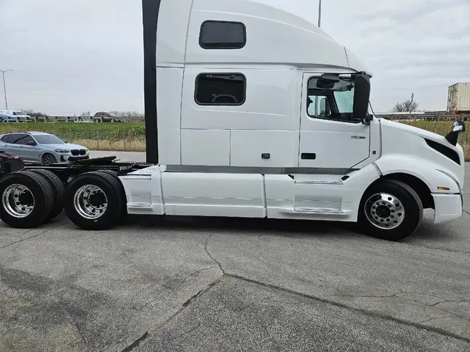 2022 VOLVO VNL64T860