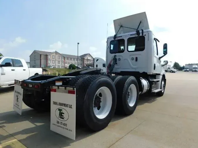 2019 Freightliner Cascadia Day Cab