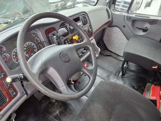 2018 FREIGHTLINER/MERCEDES M2 106