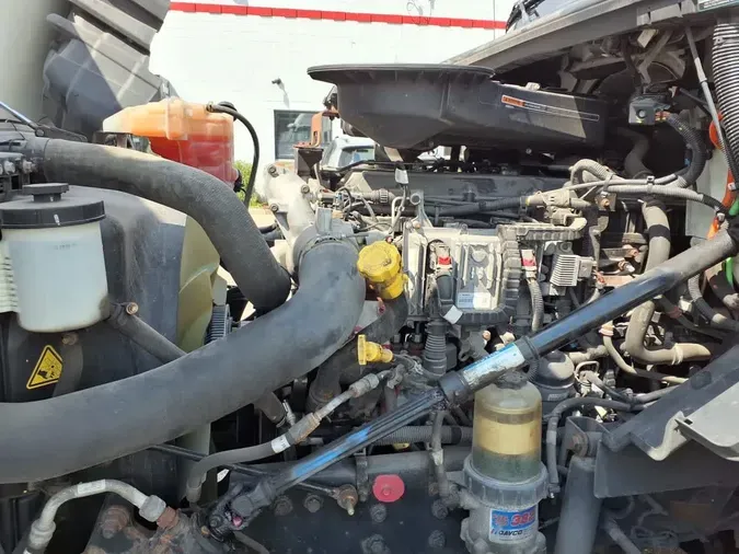 2019 NAVISTAR INTERNATIONAL LT625 DAYCAB T/A