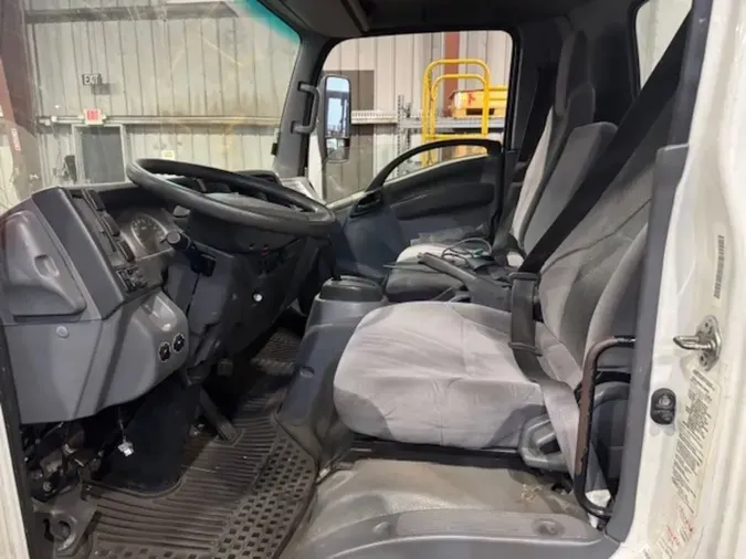 2017 ISUZU NPRaa637f62a834518e2a670f9514304a05