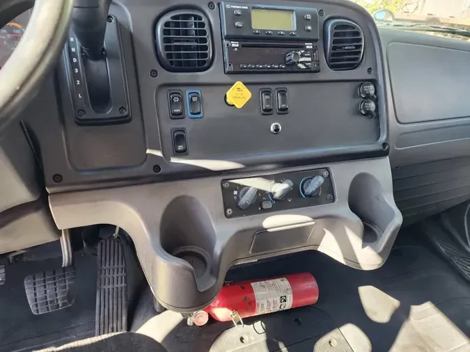 2020 FREIGHTLINER/MERCEDES M2 106