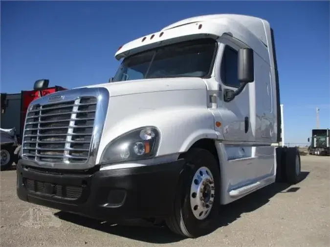 2019 FREIGHTLINER CASCADIA 125aa66738bd670bc02f77111bfee35d376
