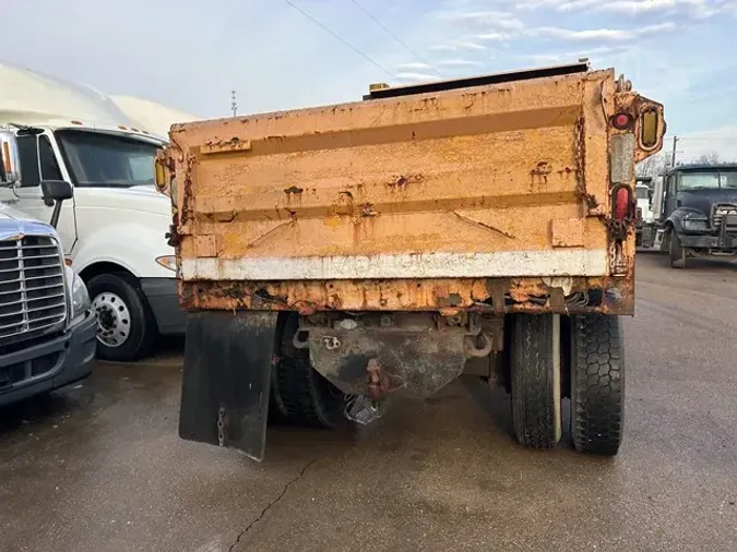 2002 INTERNATIONAL 4900